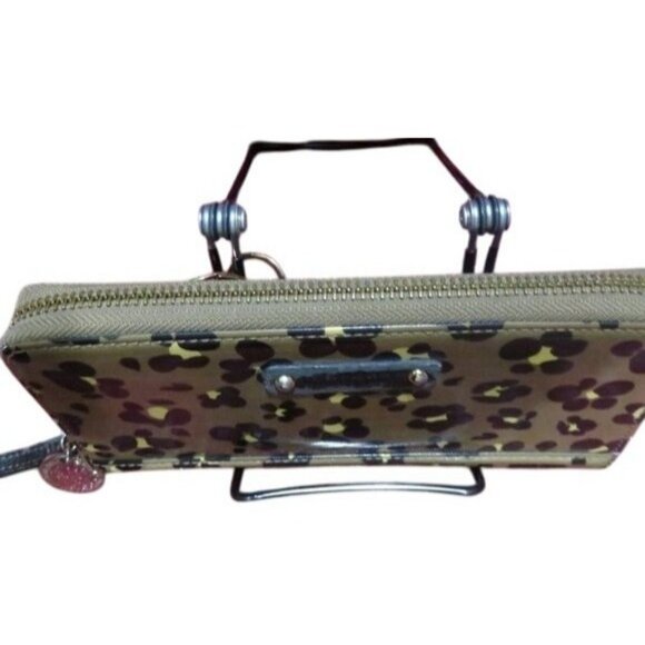 Burberry RARE Blue Label Pattern Patent Leather Zip Around Long Wallet Vintage - Picture 11 of 12